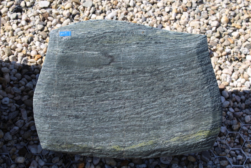 Nr. 317, 40 x 30 x 12 cm, Pannonia grün Granit