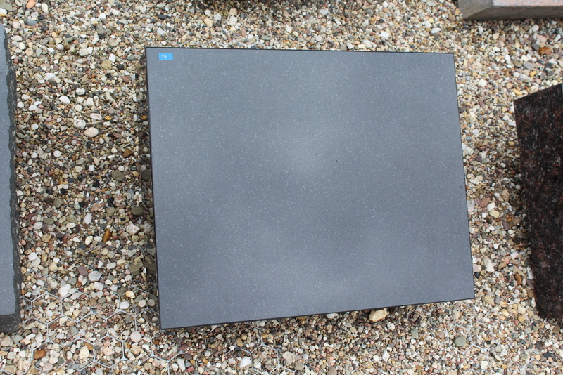 Nr. 75, 50 x 40 x 12 cm, Absolut Black