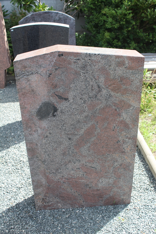 Nr. 294; 60 x 90 x 16cm, Granit rosa/grau