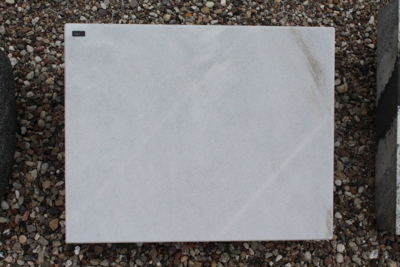 Nr. 321, 50 x 40 x12 cm, Marmor