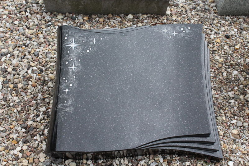 Nr. 60, 50 x 40 x 12cm, Absolut Black mit Swarovskisteinen